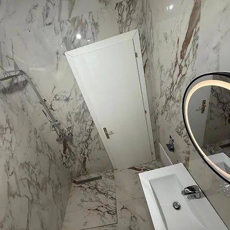 Ami's * Golem (Tirana)