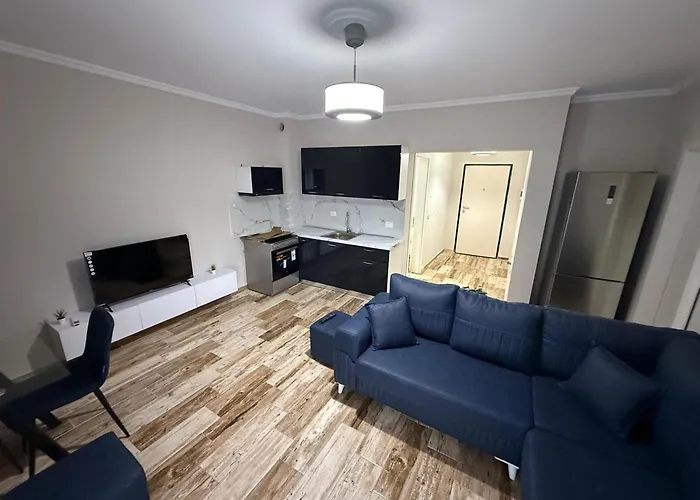 Ami's Lägenhet Golem (Tirana)